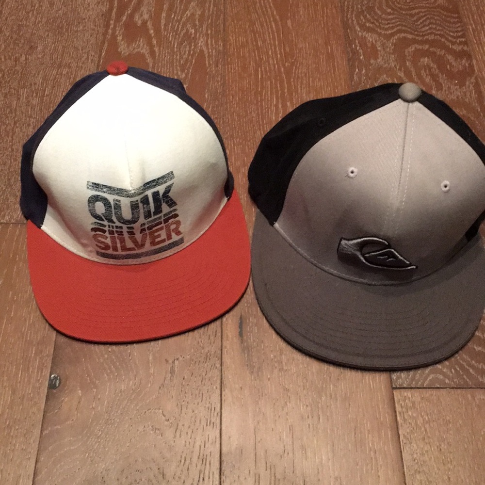 2 men’s quiksilver hats